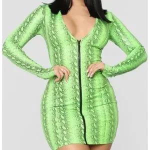 green emerald velvet dress Nova Dress – Ntroverted Xpressions main image 0